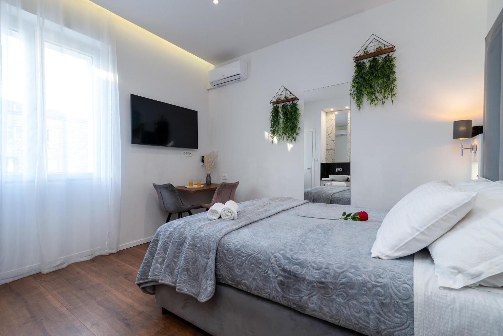 Antares Luxury Rooms 1 Split Buitenkant foto