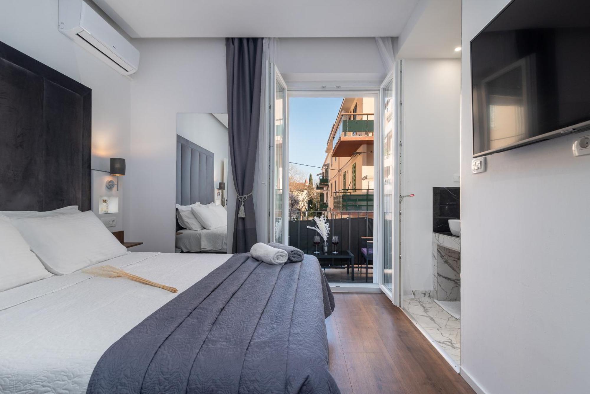 Antares Luxury Rooms 1 Split Buitenkant foto